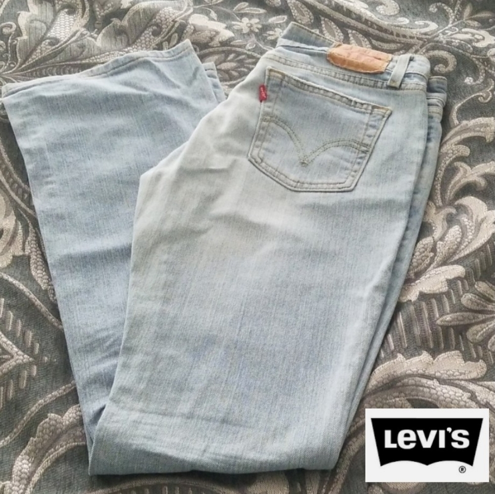 Levi's